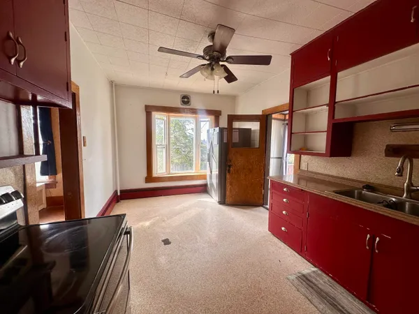 $250,000 | 809 Beech Avenue, Kemmerer, WY 83101