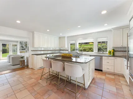 $2,295,000 | 30 Corell Road, Scarsdale, NY 10583