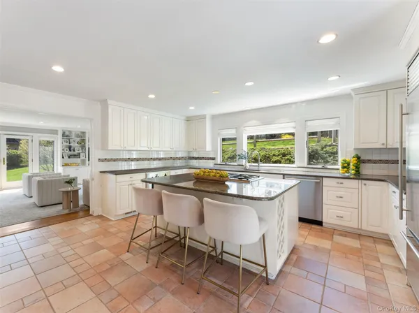 $2,295,000 | 30 Corell Road, Scarsdale, NY 10583