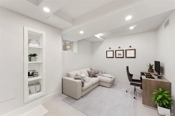$2,295,000 | 30 Corell Road, Scarsdale, NY 10583