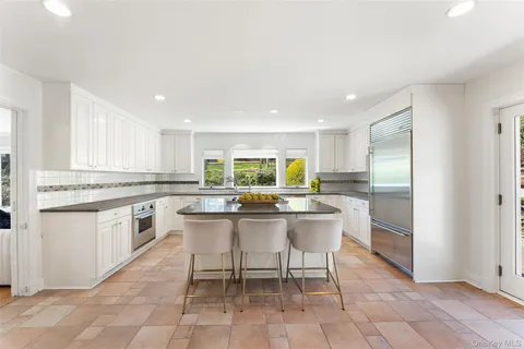 $2,295,000 | 30 Corell Road, Scarsdale, NY 10583