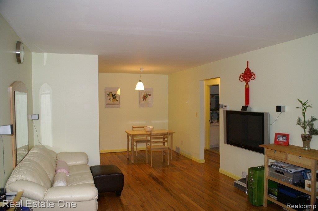 25671 Lahser Road, Unit 39 Southfield, MI 48033 - Photo 3 of 11