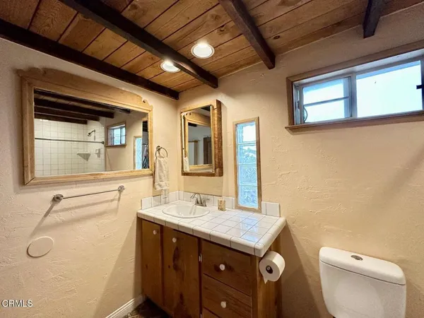 $2,700 | 241 Cahuenga Drive, Oxnard, CA 93035