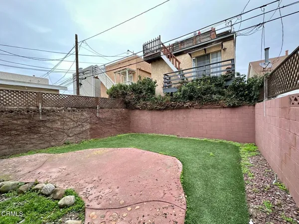 $2,700 | 241 Cahuenga Drive, Oxnard, CA 93035