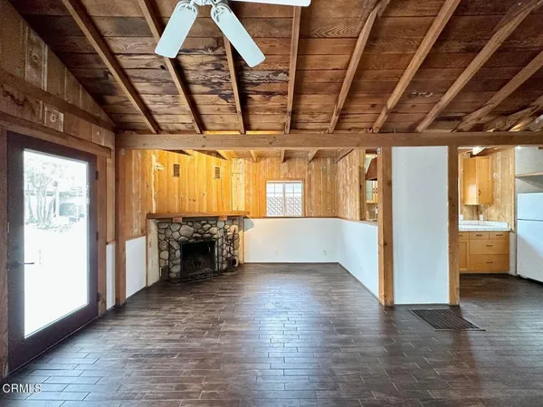 $2,700 | 241 Cahuenga Drive, Oxnard, CA 93035