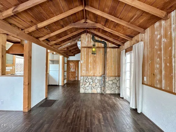 $2,700 | 241 Cahuenga Drive, Oxnard, CA 93035