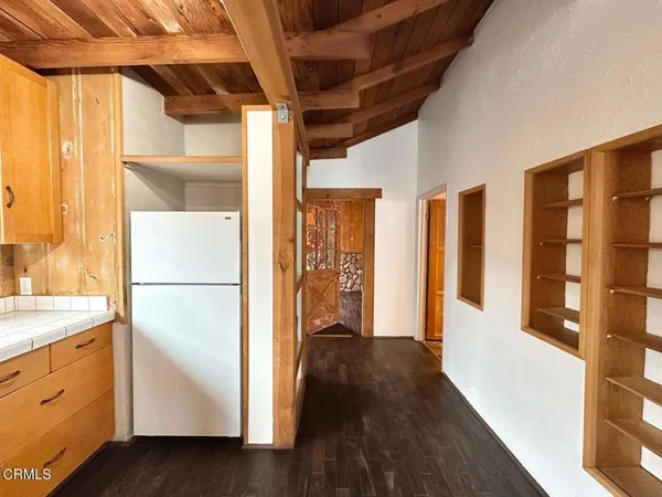 $2,700 | 241 Cahuenga Drive, Oxnard, CA 93035