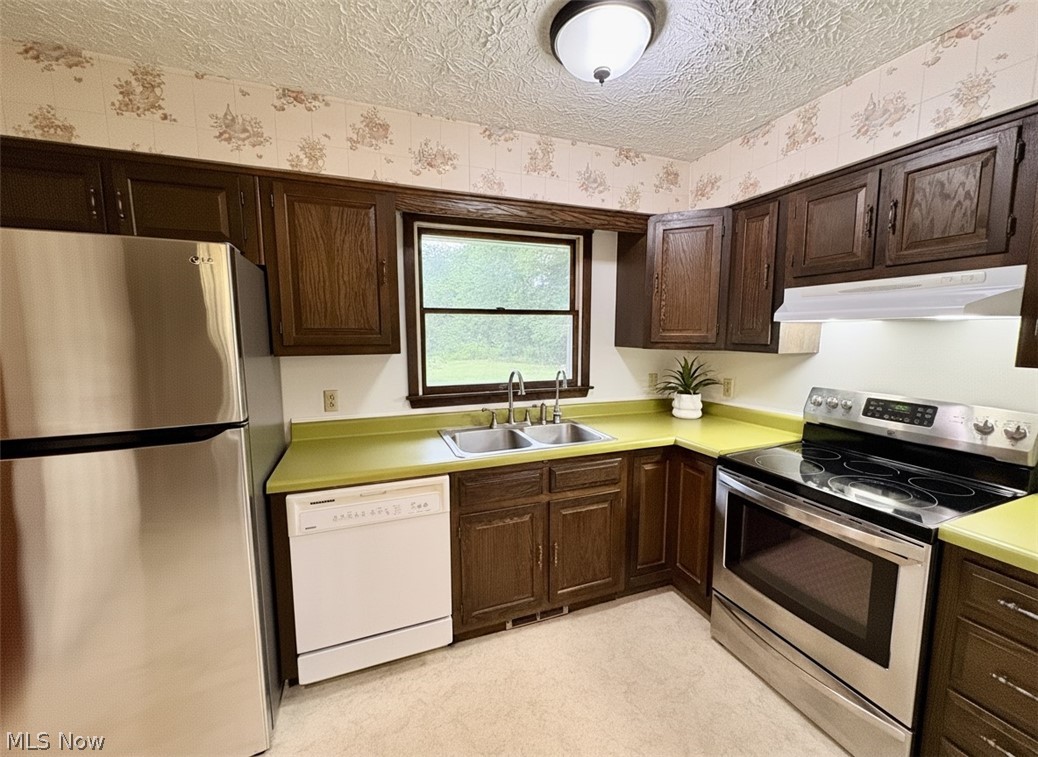 16481 Hart Road Montville, OH 44064 - Photo 10 of 36 Gallery Image 10