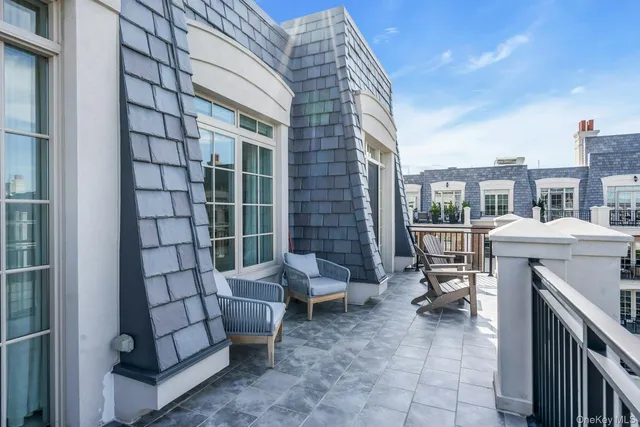 $3,450,000 | 3000 Royal Court, Unit 3306 PH, North Hills, NY 11040