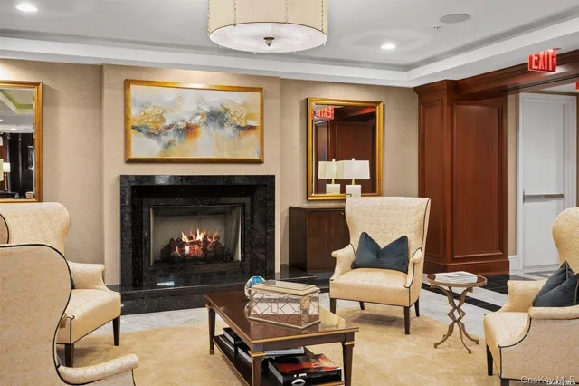 $3,450,000 | 3000 Royal Court, Unit 3306 PH, North Hills, NY 11040