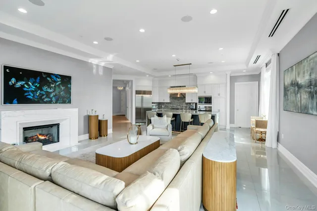 $3,450,000 | 3000 Royal Court, Unit 3306 PH, North Hills, NY 11040