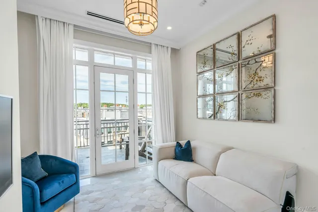 $3,450,000 | 3000 Royal Court, Unit 3306 PH, North Hills, NY 11040