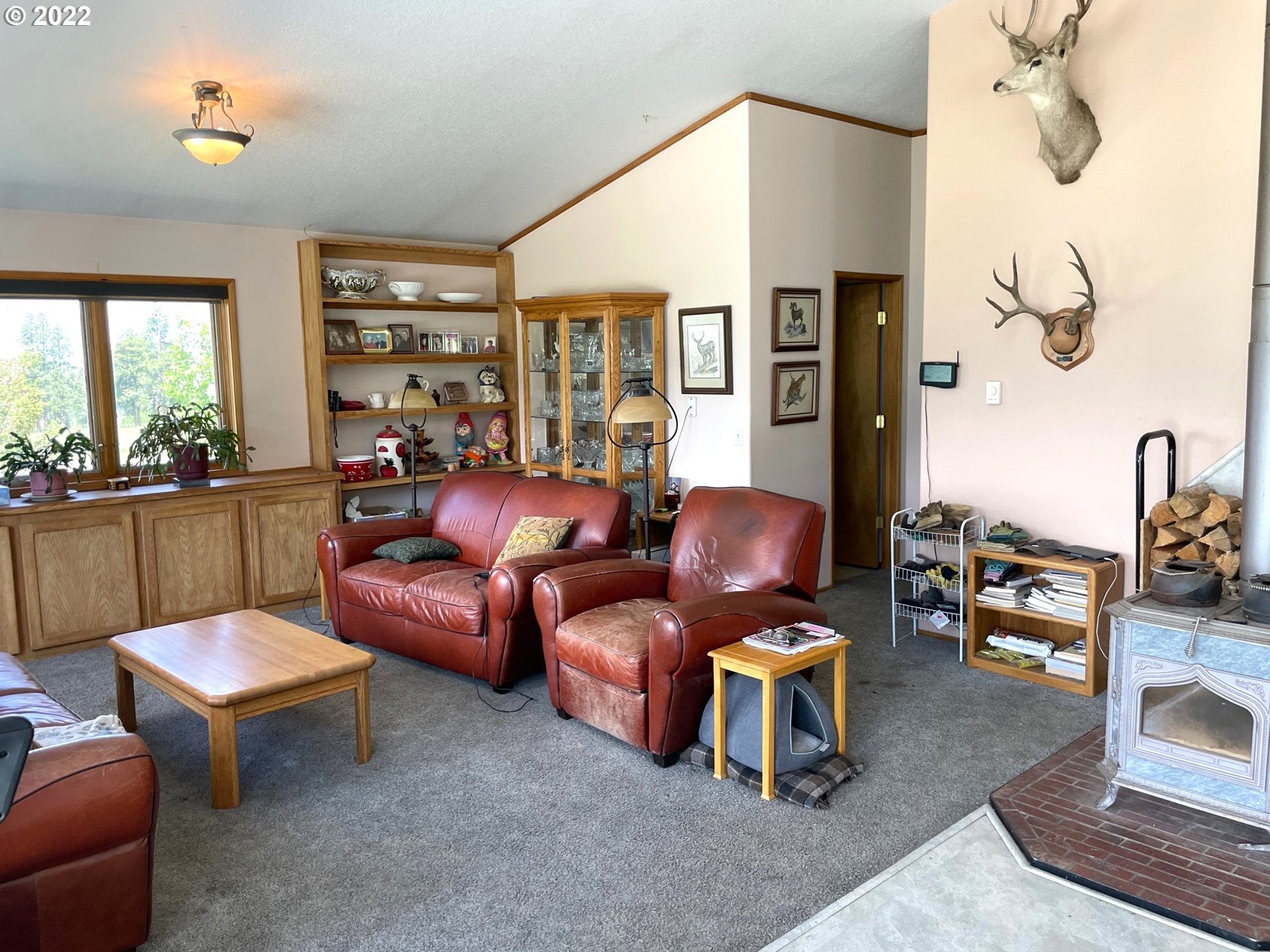 62580 Tucker Down Road Joseph, OR 97846 - Photo 17 of 32 Living Room