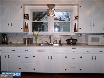 210 Tomlin Road Gibbstown, NJ 08027 - Photo 3 of 12 Kitchen