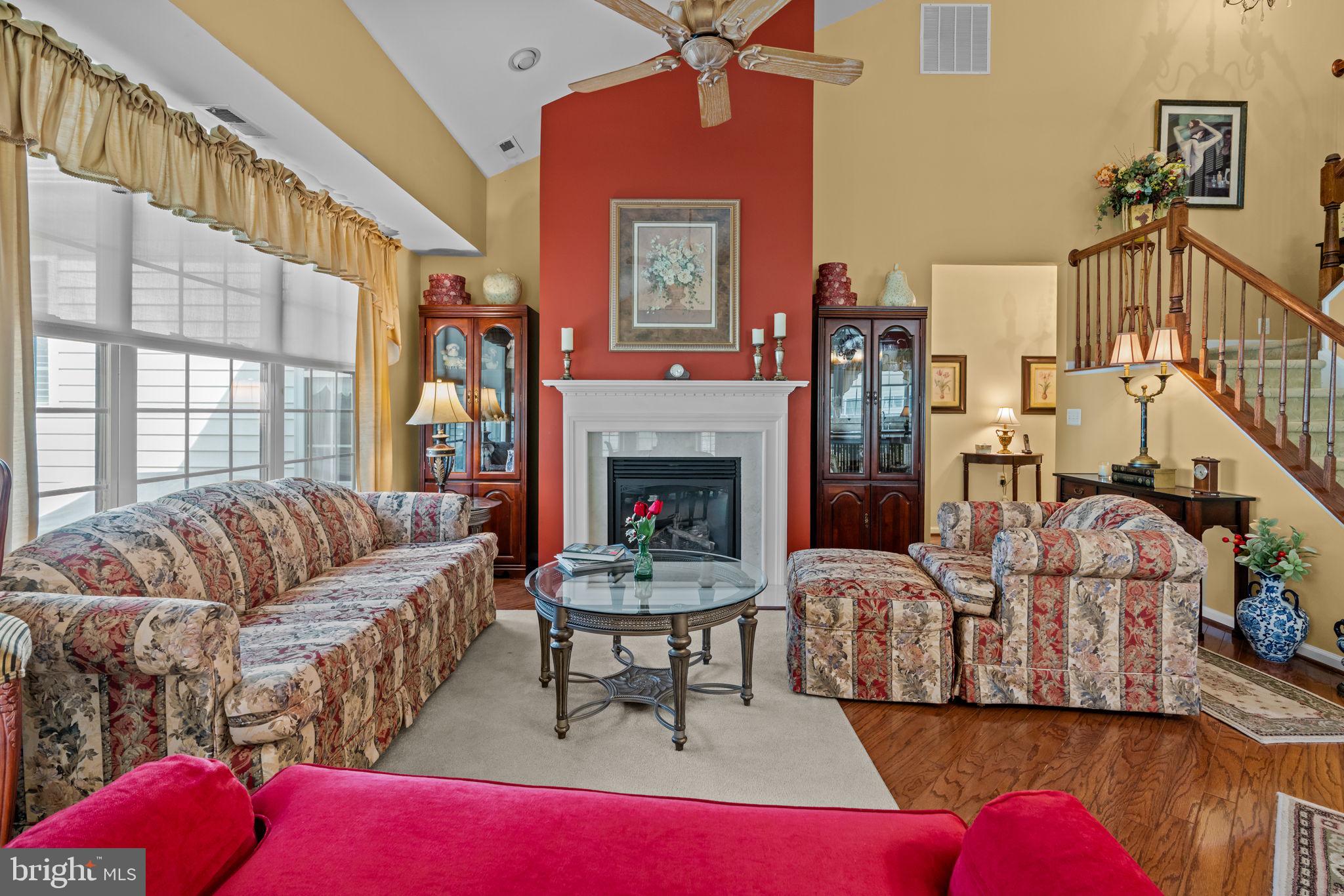 945 Hamilton Way Warminster, PA 18974 - Photo 14 of 32 Family Room