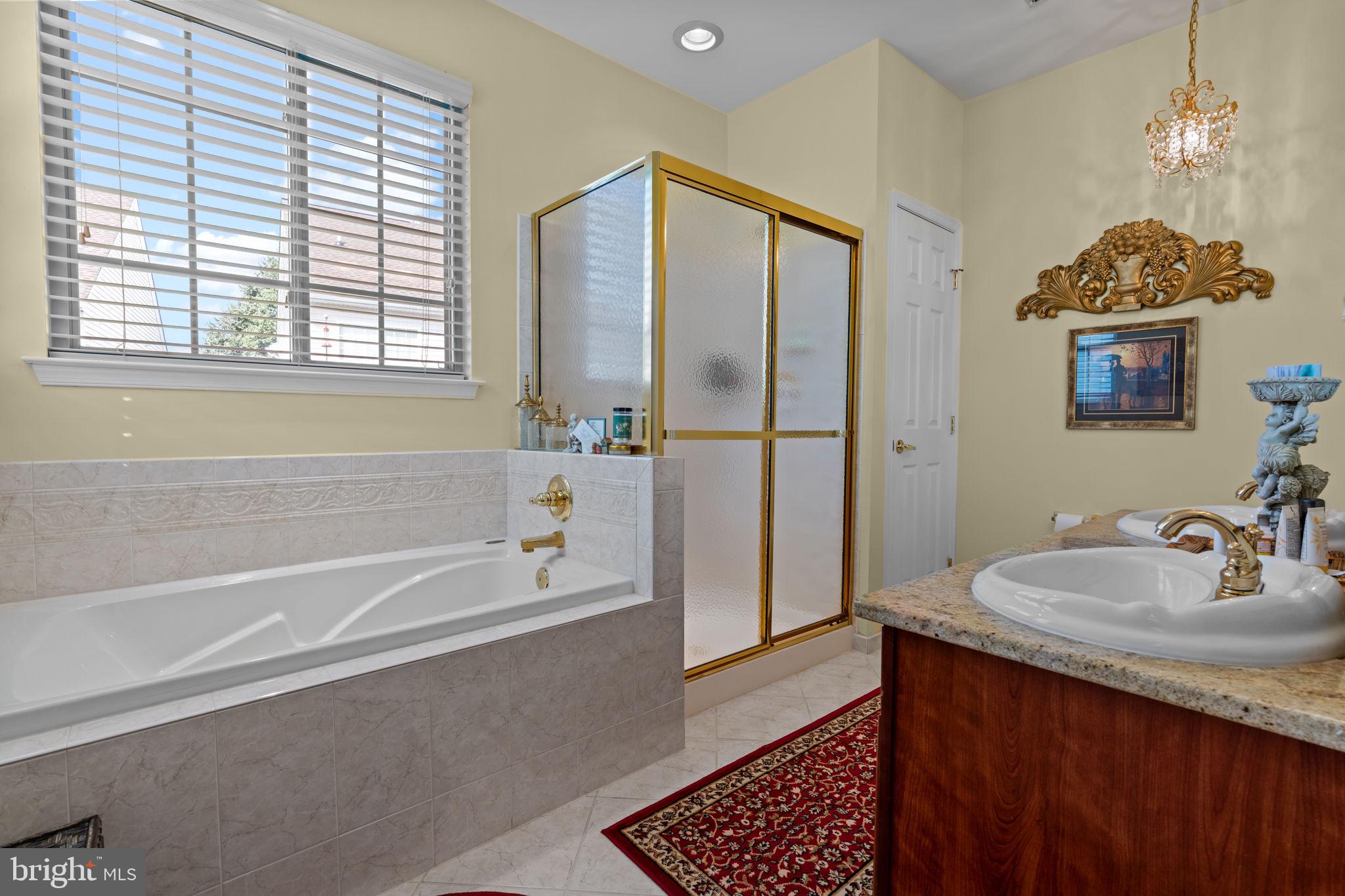 945 Hamilton Way Warminster, PA 18974 - Photo 22 of 32 Master Bathroom