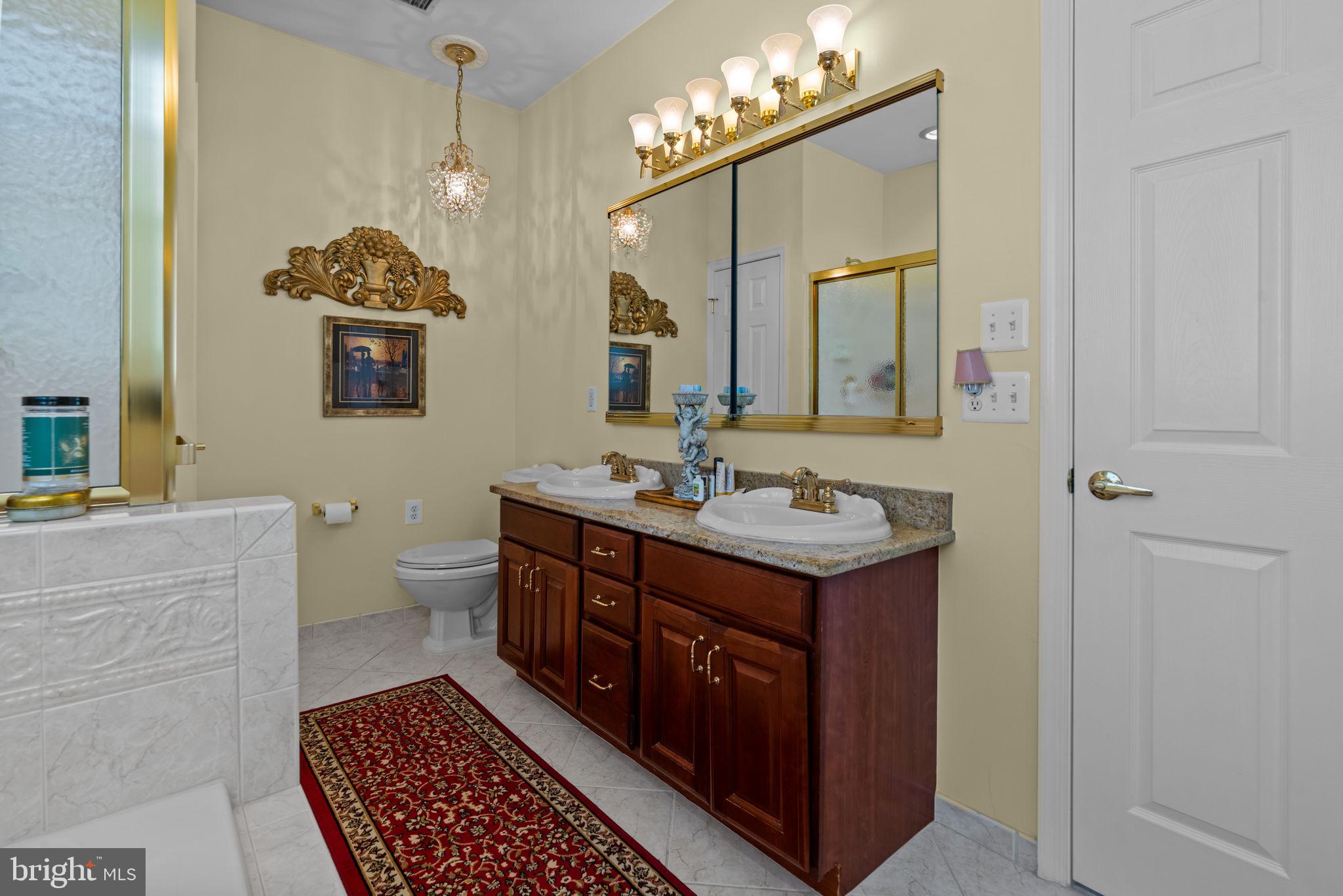 945 Hamilton Way Warminster, PA 18974 - Photo 23 of 32 Master Bathroom