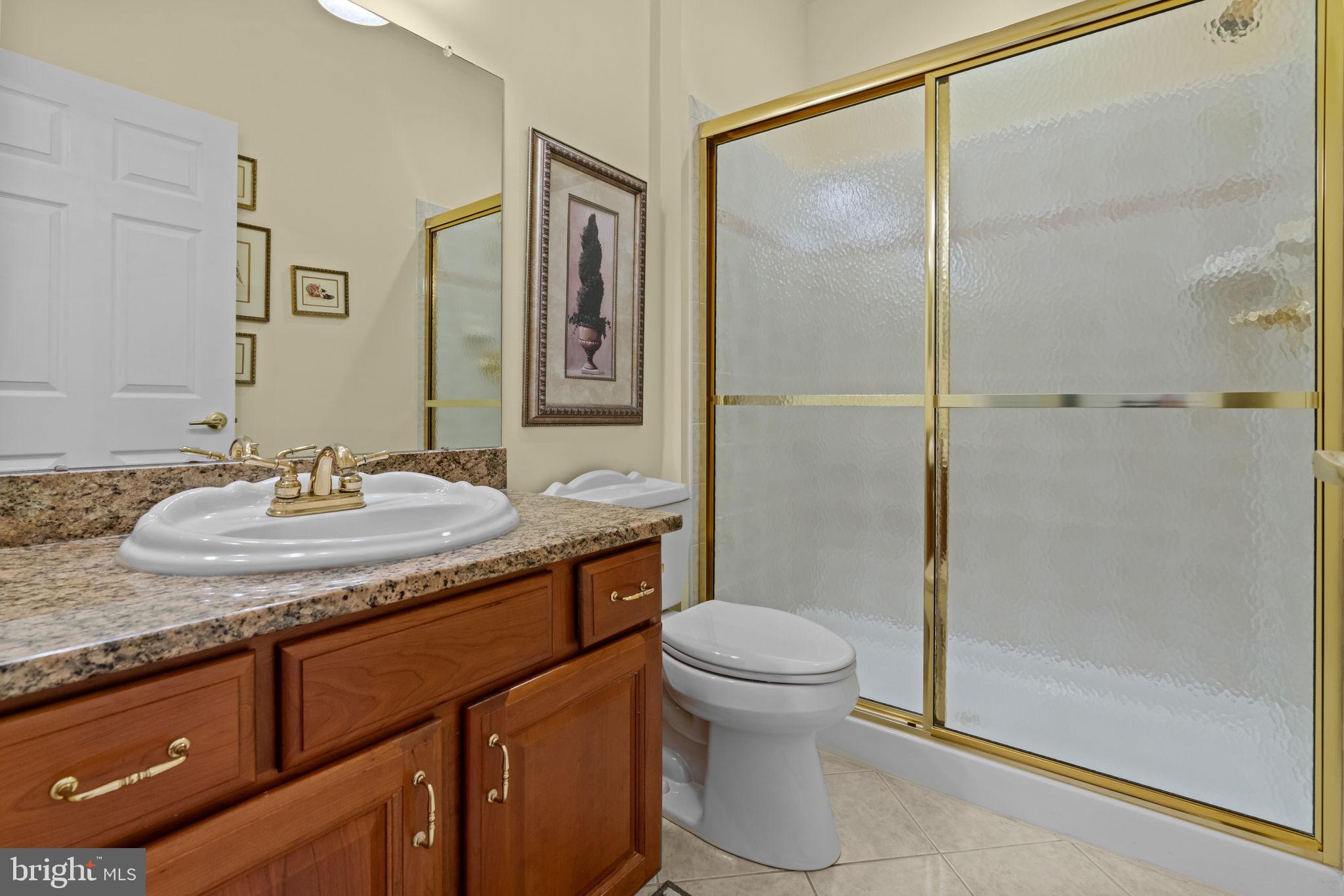 945 Hamilton Way Warminster, PA 18974 - Photo 25 of 32 Bathroom #2