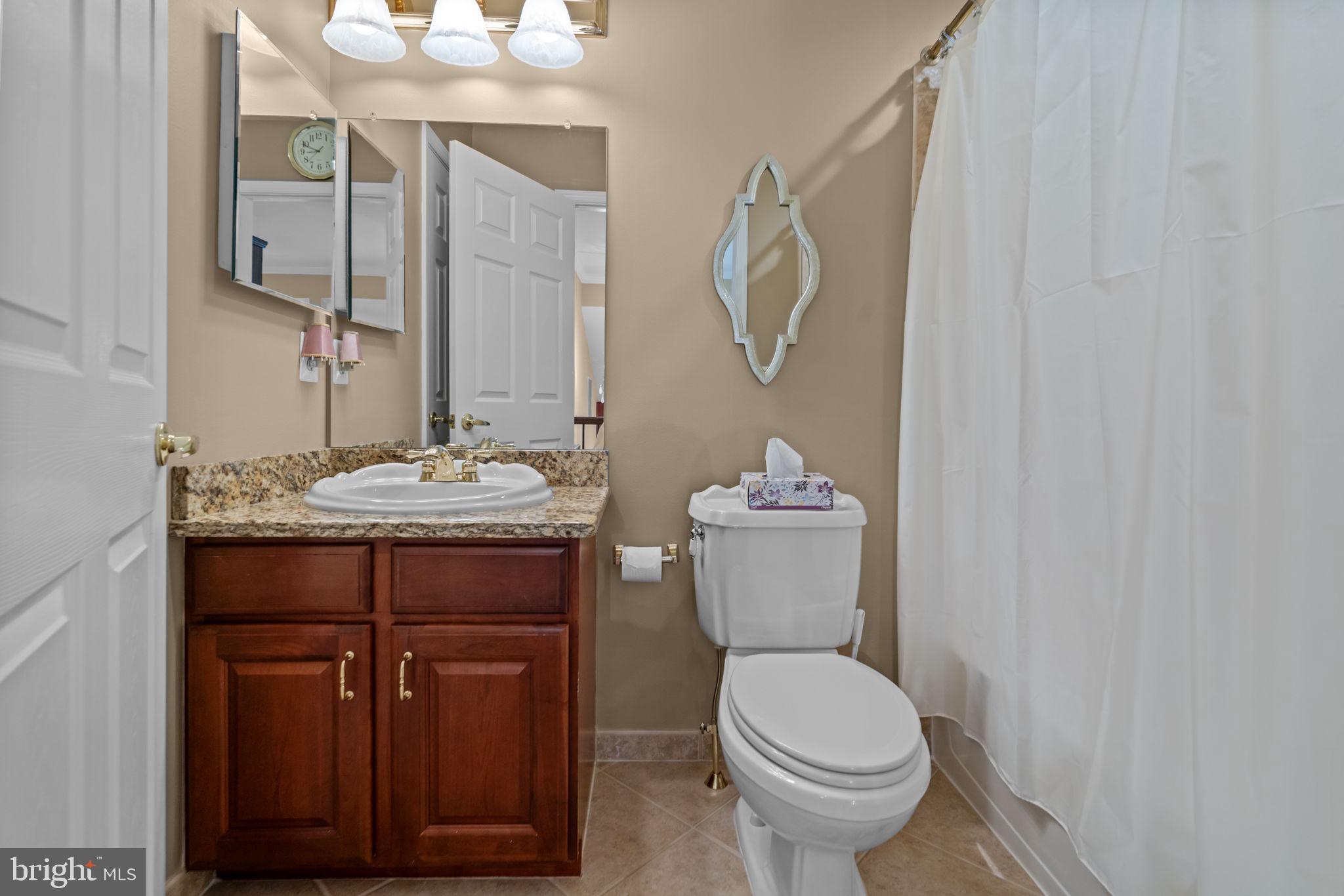 945 Hamilton Way Warminster, PA 18974 - Photo 30 of 32 Bathroom #3