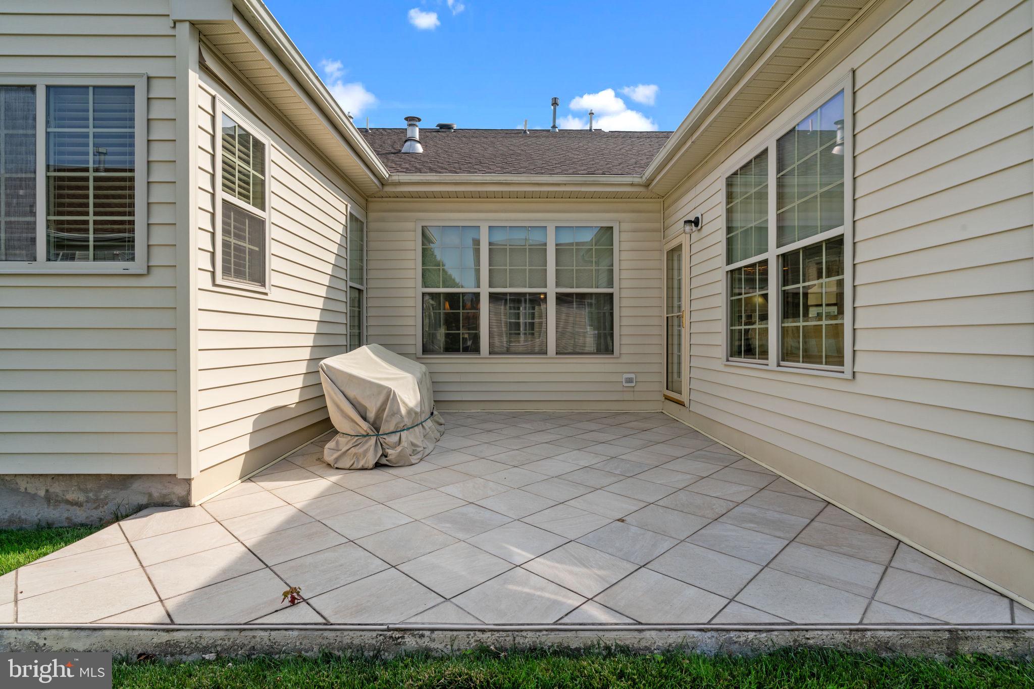 945 Hamilton Way Warminster, PA 18974 - Photo 4 of 32 Patio