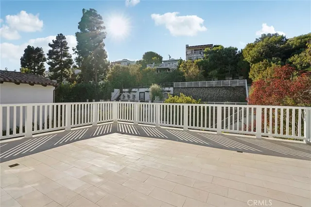 a view of outdoor space yard and porch