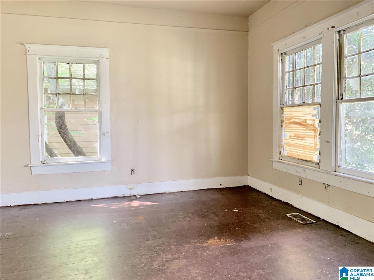 4736 Terrace South Birmingham, AL 35208 - Photo 9 of 19