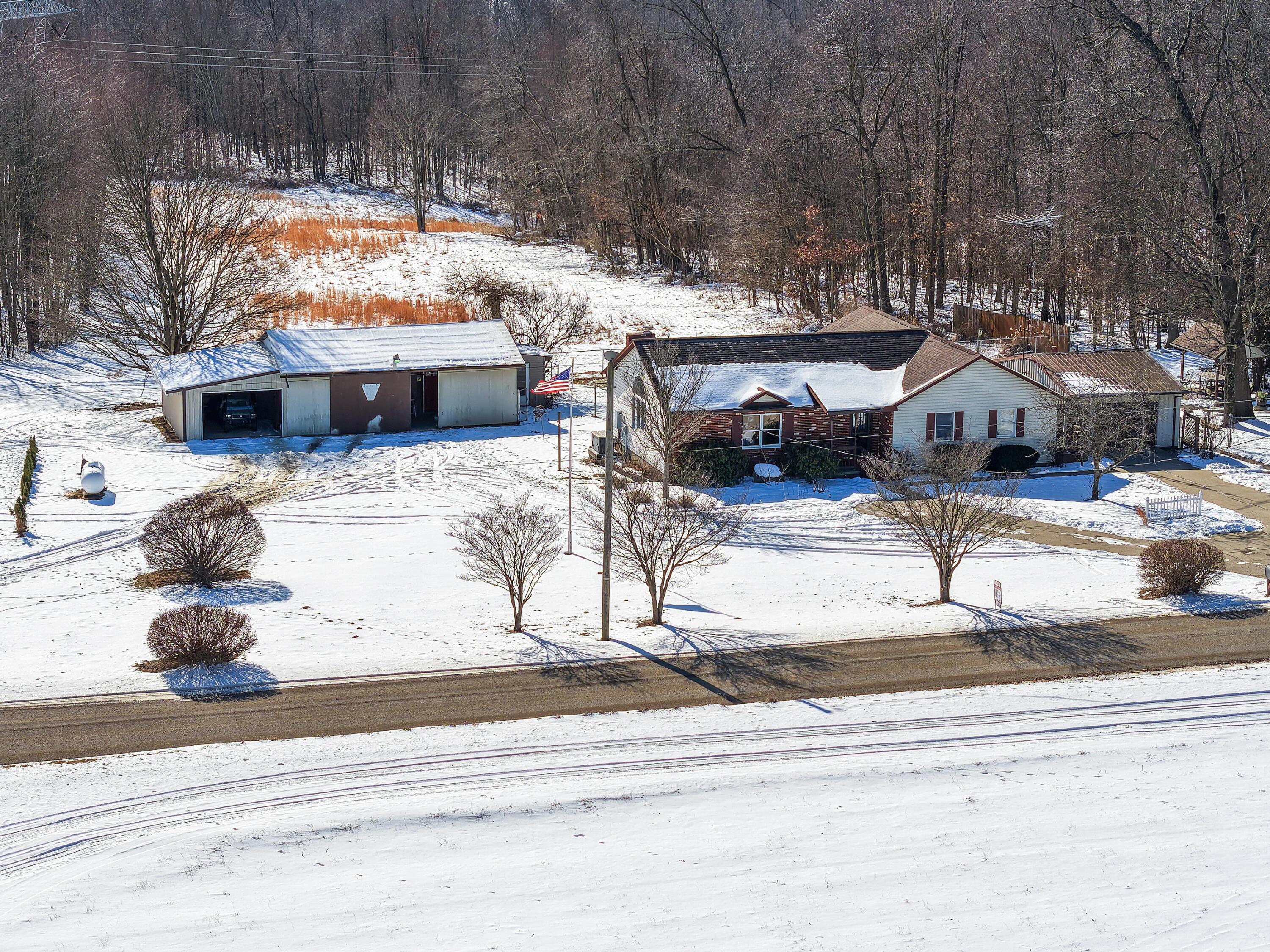 17570 Allen Road Mount Vernon, OH 43050 - Photo 49 of 52 DJI_20250127120135_0001_D-3