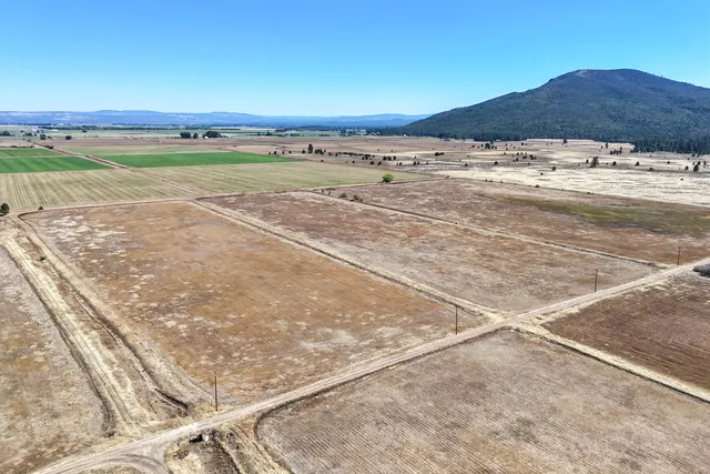 a view of lake view and mountain view