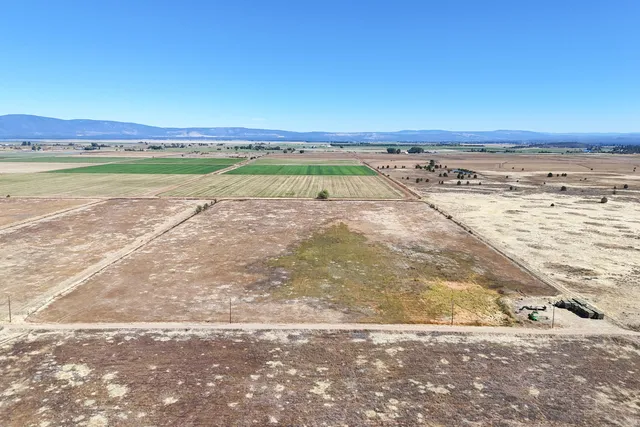 a view of yard with an outdoor space