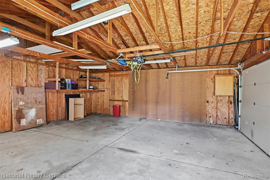 17159 Rougeway Street Livonia, MI 48152 - Photo 34 of 36