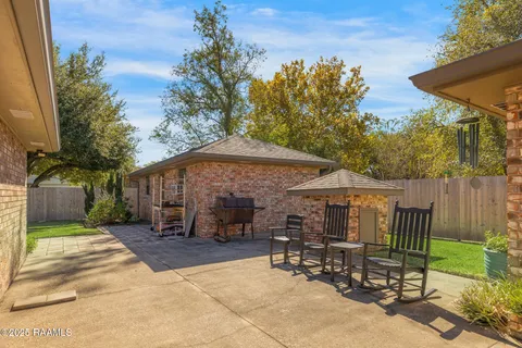 $339,000 | 106 Parsonage Lane, Lafayette, LA 70503