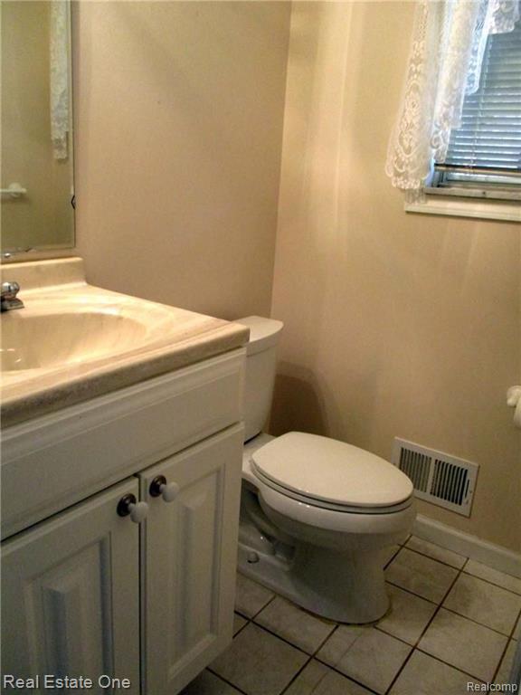 434 Pinehurst Drive Rochester Hills, MI 48309 - Photo 20 of 32