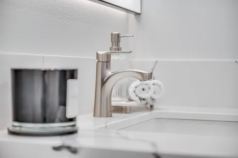 $995,000 | 130 Kuhuoi Street, Kahului, HI 96732