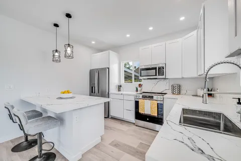 $995,000 | 130 Kuhuoi Street, Kahului, HI 96732