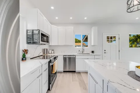 $995,000 | 130 Kuhuoi Street, Kahului, HI 96732