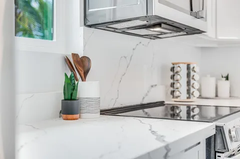 $995,000 | 130 Kuhuoi Street, Kahului, HI 96732