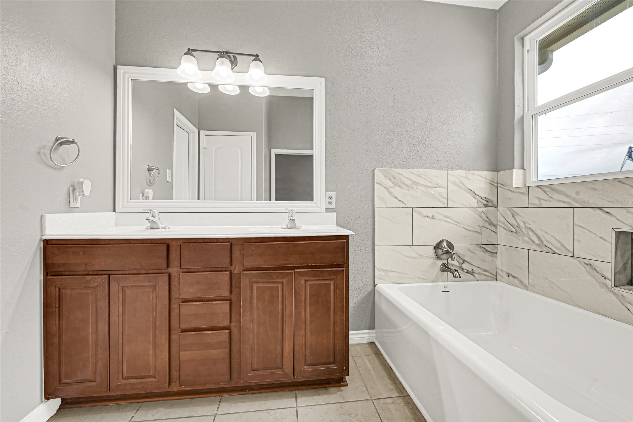 12 Blisten Spring Lane Manvel, TX 77578 - Photo 17 of 29 Primary bath