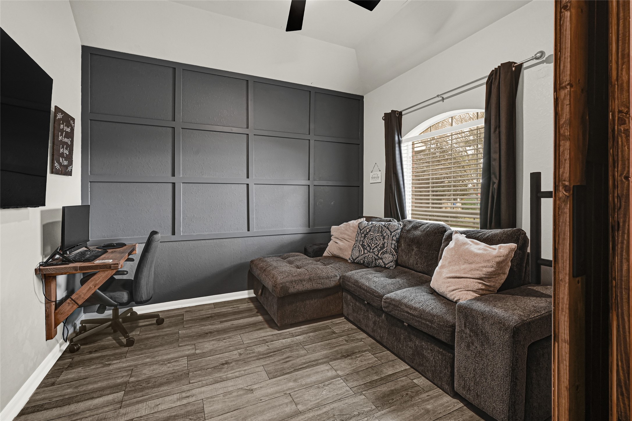 12 Blisten Spring Lane Manvel, TX 77578 - Photo 4 of 29 Entry way flex space, Could be use as an office or media room.