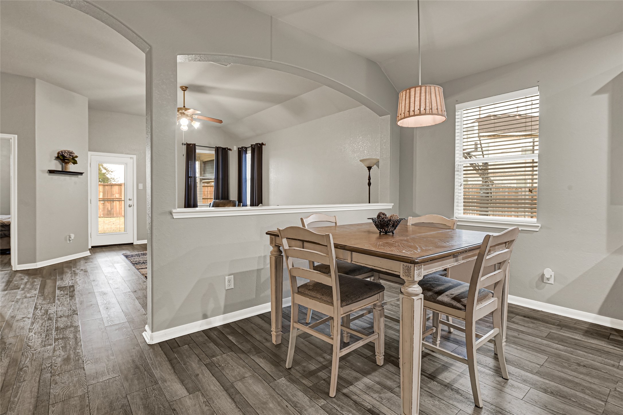 12 Blisten Spring Lane Manvel, TX 77578 - Photo 8 of 29 Great transition space with open concept