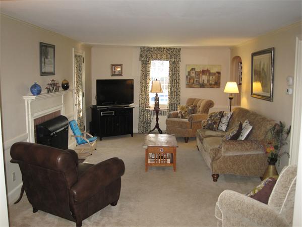 10 Delwood Road Chelmsford, MA 01824 - Photo 2 of 30 Gallery Image 2