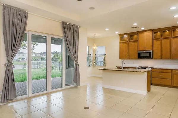 $3,100 | 15323 Goldfinch Circle, Westlake, FL 33470