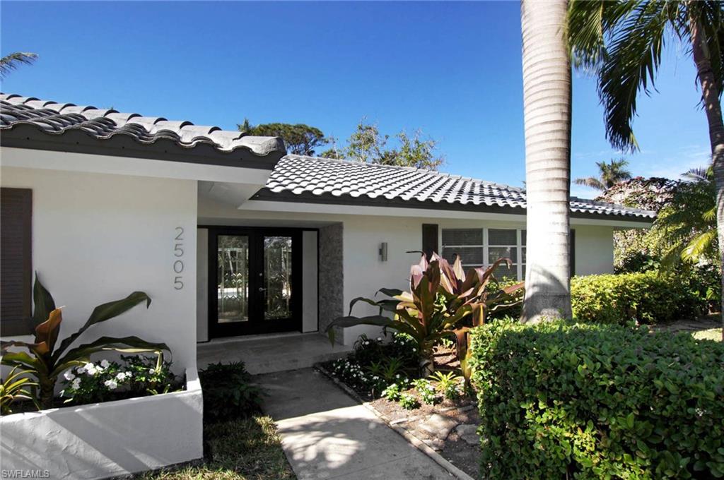 2505 Crayton Road Naples, FL 34103 - Photo 3 of 18 Gallery Image 3