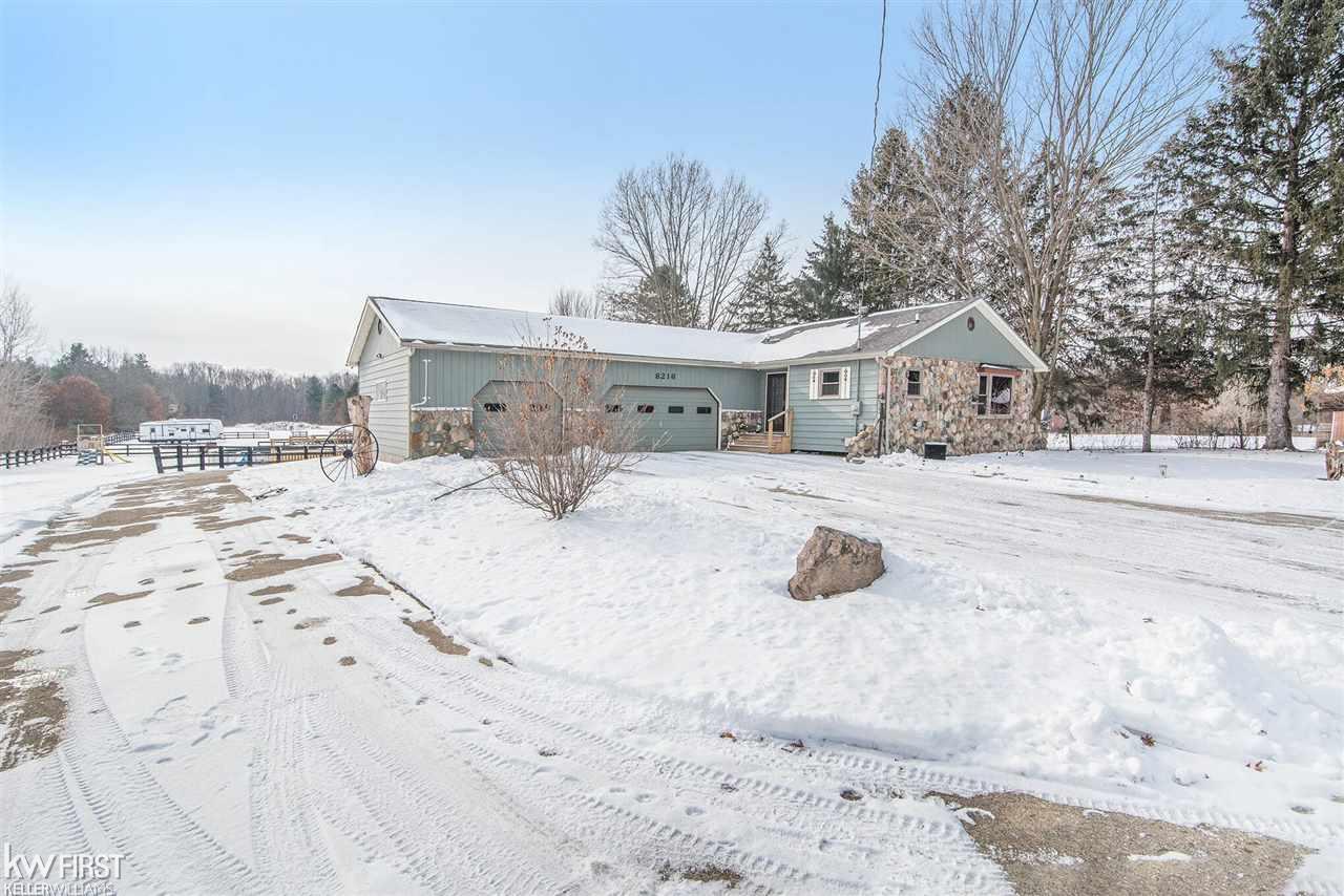 8216 East Coldwater Road Davison, MI 48423 - Photo 2 of 36 50007725-1.JPG