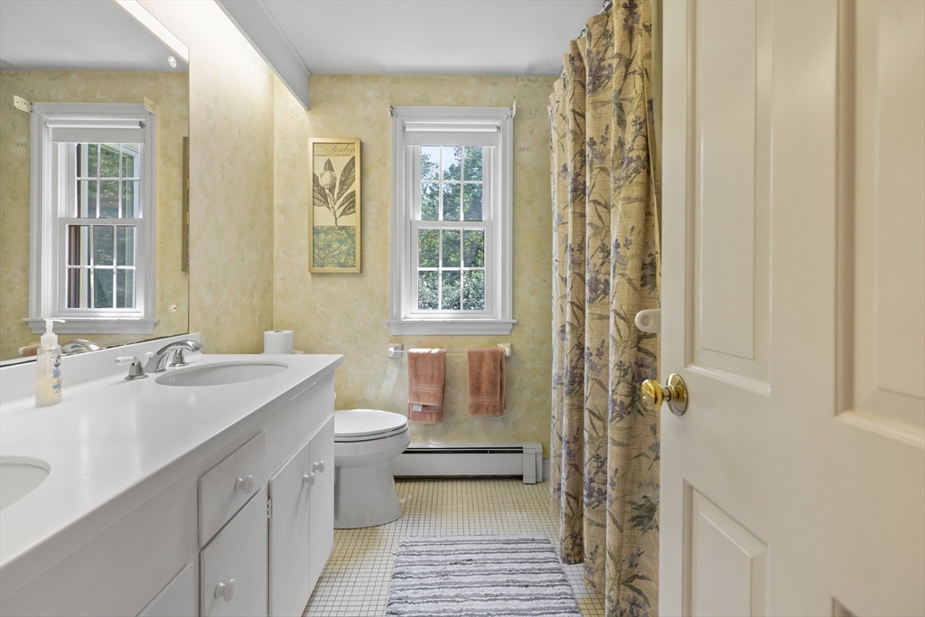 9 Tophet Road Lynnfield, MA 01940 - Photo 22 of 41