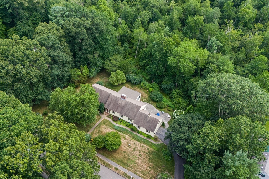 9 Tophet Road Lynnfield, MA 01940 - Photo 3 of 41