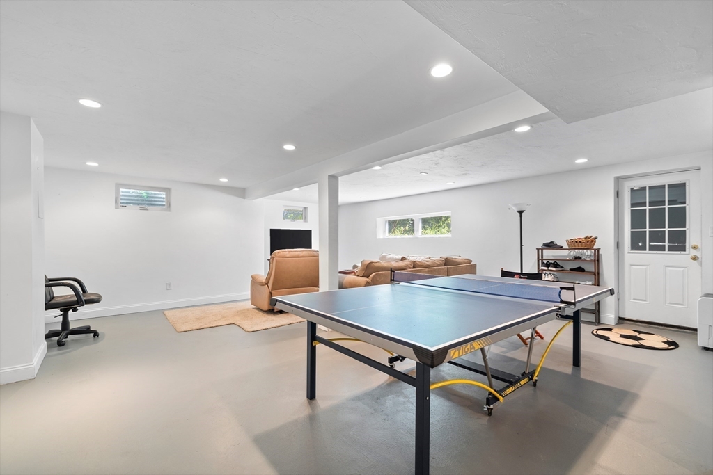 9 Tophet Road Lynnfield, MA 01940 - Photo 32 of 41