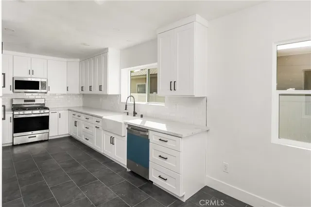 $899,000 | 2451 Daisy Avenue, Long Beach, CA 90806