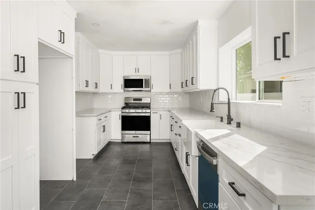 $899,000 | 2451 Daisy Avenue, Long Beach, CA 90806