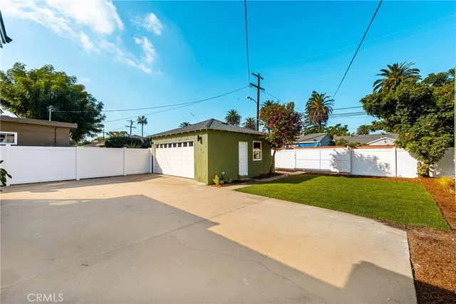 $899,000 | 2451 Daisy Avenue, Long Beach, CA 90806