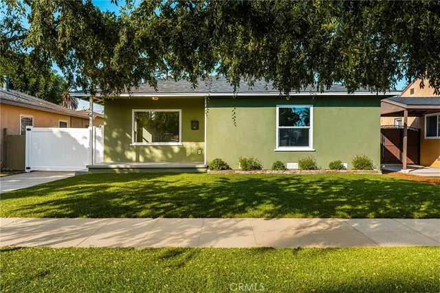 $899,000 | 2451 Daisy Avenue, Long Beach, CA 90806